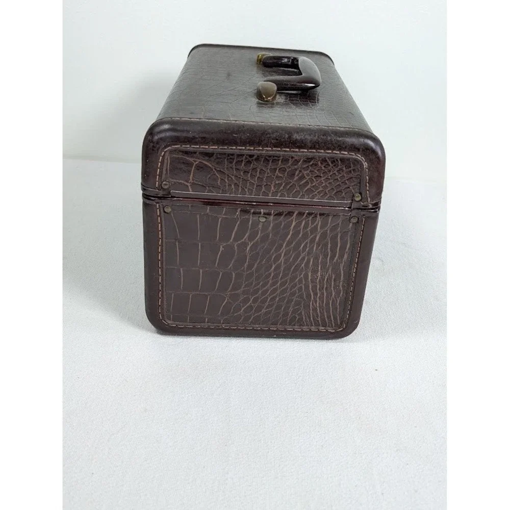 Vintage Samsonite Shwayder Bros Train Case Faux Alligator Embossed Style 4112